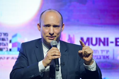 בנט: "במקום להוציא הודעה לתקשורת, תתחיל בהריסות"