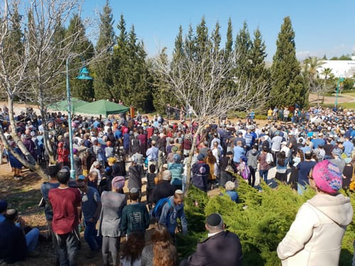 "שר וגדול נפל בישראל" – לזכר הרב אחיעד אטינגר
