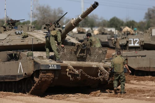 גלריה: הדרום חוזר לשגרה, צה"ל נערך לתקיפה