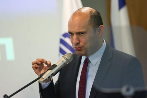 בנט: "אבטל פקודה שאוסרת לירות על מחבלי בלוני נפץ"