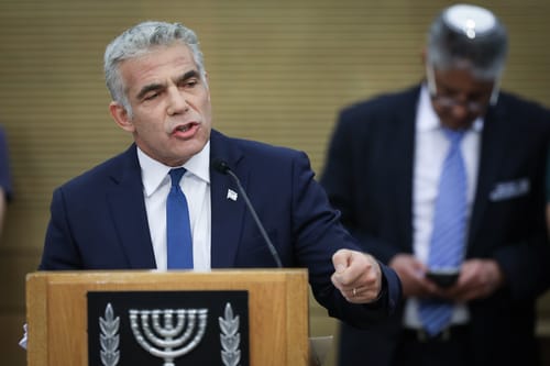 לפיד: הצעת חוק שתמנע מנתניהו לכהן כרה"מ