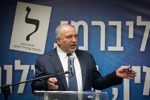 ליברמן ממשיך בהסתה: "בלי חרדים ובלי משיחיים, זה נטל"