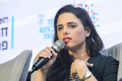 שקד בכנס הימין החדש "אחליט עוד כמה ימים"