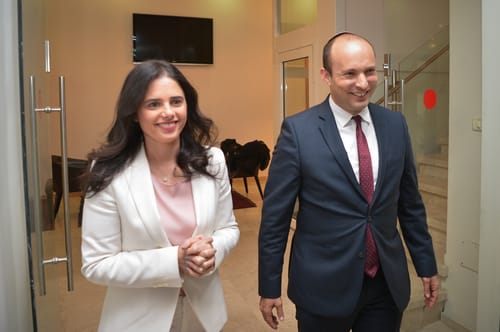 שקד ובנט שוחחו עם הרב דרוקמן- לבחון דרך להשתלב