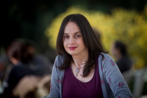 גילית חומסקי לסרוגים: ספר טוב יכול להיכתב בכל מגזר