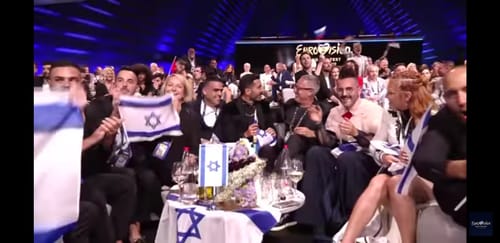 צפו: יוצר השיר home עונה למבקרים בשיר חדש