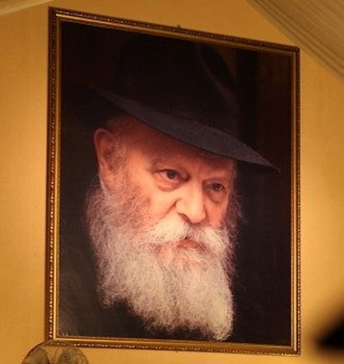 הרב אבינר: מי שכתב את ההודעה פגע בכבוד הרבי מלובביץ'