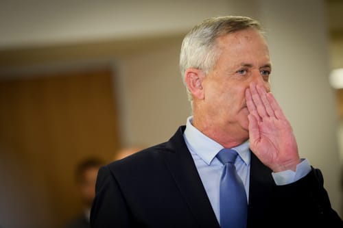 כחולבן: "מנהלים מגעים ושיחות עם גורמים בליכוד"