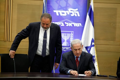 הליכוד לסוקרים: הציבו את ליברמן בעמודת השמאל