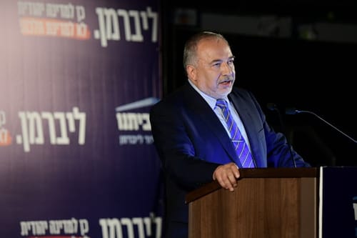 ליברמן: "לא נסכים לשיתוף פעולה עם איימן עודה"