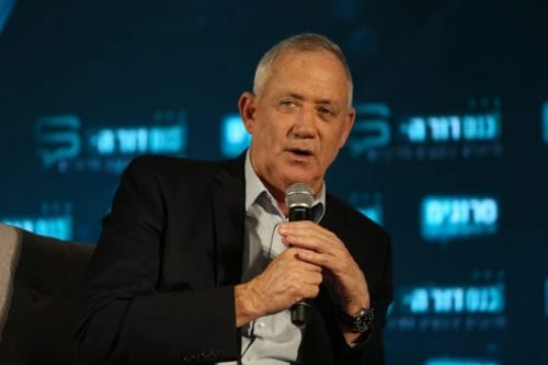 גנץ מברך את ליברמן: "הזייפן היחדי הוא נתניהו"