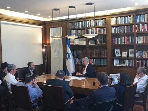 הבלוק חוזר: נתניהו מחתים מפלגות על מסמך נאמנות