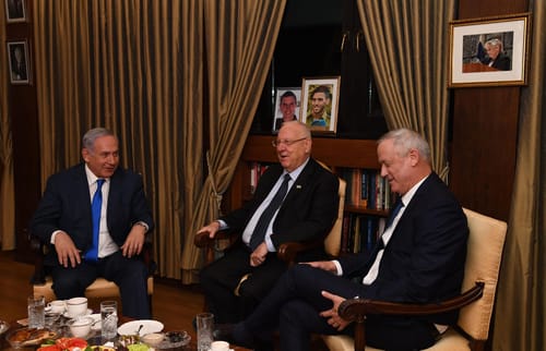 תוך יום אחד: הסיעות ימליצו לנשיא על גנץ או נתניהו?