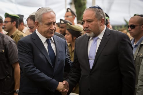הישורת האחרונה: ליברמן ונתניהו ייפגשו לדון בפשרה