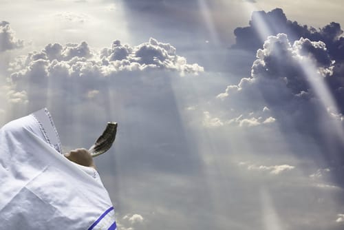 המטרה היא לא להישאר ביום כיפור אלא לשוב ממנו