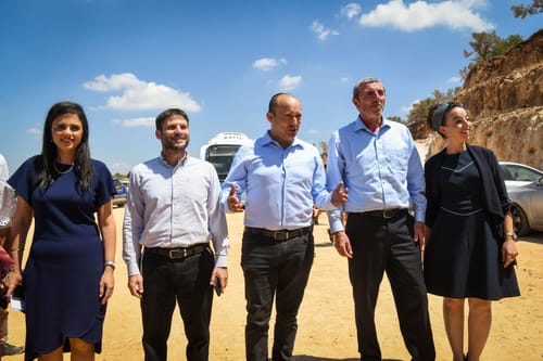 ראשי ימינה דנו: "מחוייבים גם בלי ספינים של החתמות"