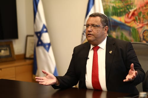 משה ליאון: "לא בעד סגר, הפתרון לבודד את החולים"