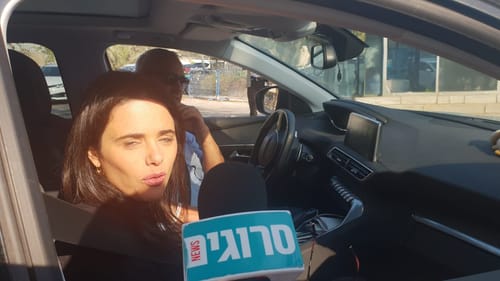 שקד לסרוגים: "שכחול לבן יבינו- גוש הימין חזק ויציב"