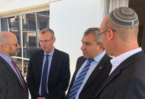 "פייק משא ומתן": פגישה שנייה של הליכוד וכחול לבן