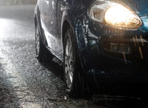 מהיום: חובה להדליק אורות ברכב גם ביום; ומה הקנס?