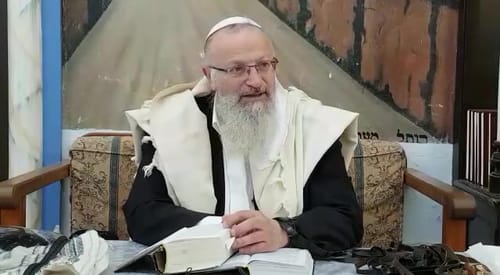 אסור לקנות שום דבר שיש עליו סימן של צלב
