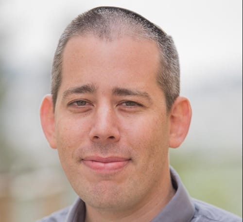 למה רק בנתב"ג? שכל מקום שפתוח בשבת יקבל כשרות
