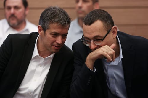האוזר: לא נתפטר, אנחנו הבאנו מנדטים לכחול לבן