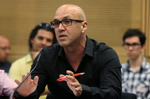 החוצפה של גל אוחובסקי