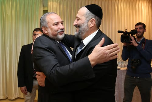 מלחמת ליברמן ומתנגדיו: לארח במקום להשתלח