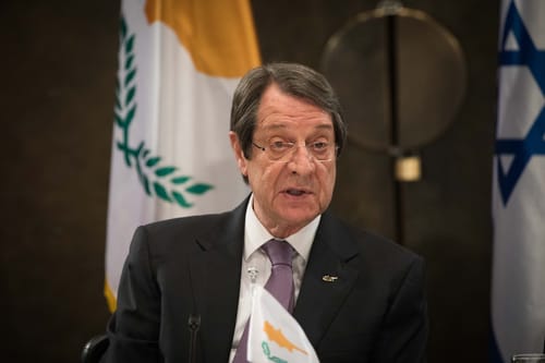 נשיא קפריסין יעניק חנינה לצעירה מפרשת האונס