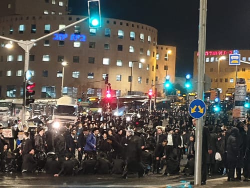 החרדים הקיצונים חזרו להפגין: כך זה נראה • גלריה
