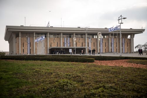 יש לי יום הולדת; השמחה רבה?