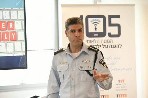 גם אם רק שיתפת סרטון, זו עדיין עבירה פלילית חמורה