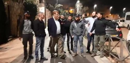 צפו: יהודה גליק נעצר לאחר חיפוש לילי בביתו