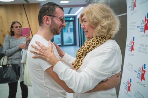 מרגש: פגשה את התורם שהציל את חייה "מלאך"