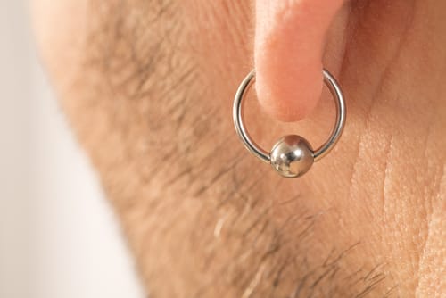פרשת משפטים: למה דווקא אוזן ומזוזה?