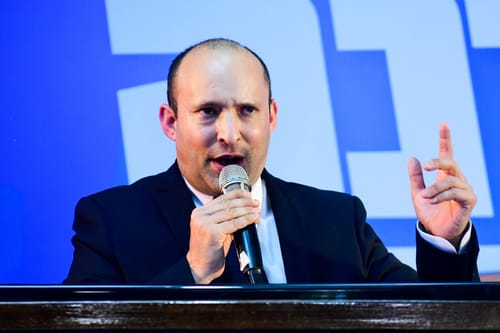לשכת בנט: השר לא חותמת גומי של הפרקליטות