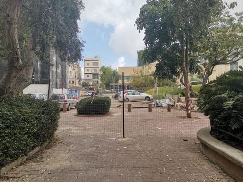 מאבקים על גדרות שהוצבו בין בני ברק לרמת גן