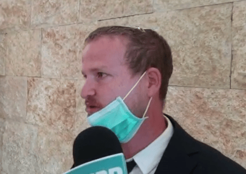 לאחר שסורבו, אנשי הפורום למען ישראל נכנסו לדיון