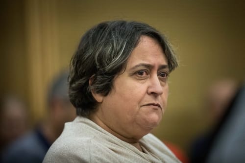 "לסגור כל מוסד חינוכי שאותר בו חולה קורונה"