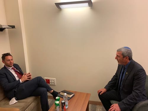 שר ירושלים: "להעביר את שגרירות בריטניה לירושלים"