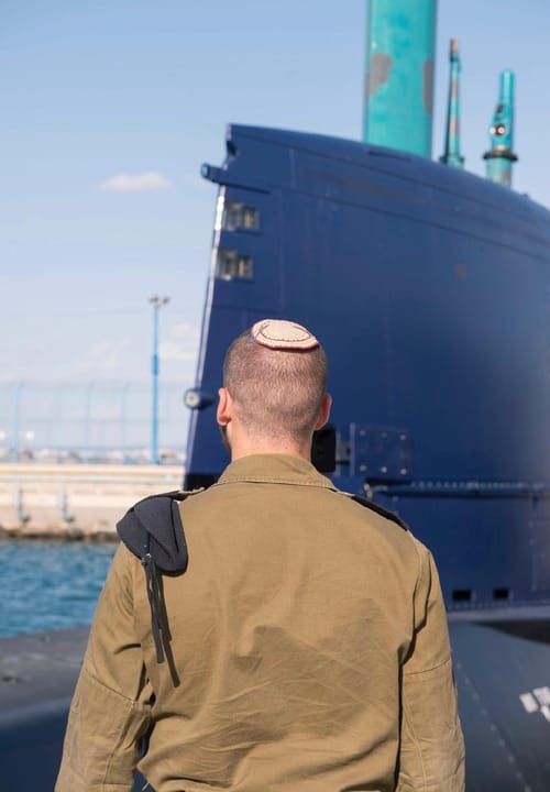 הצוללן הסרוג: "יש בצוללת איכויות אחרות של בני אדם"