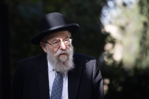 המשך כהונת הרב אריה שטרן תלויה בשר מש"ס