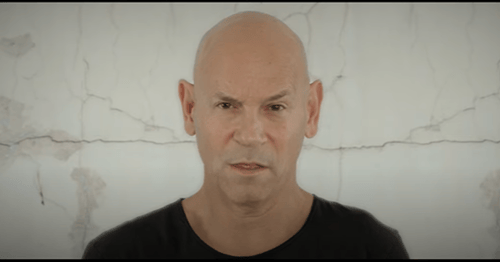 מרגש: רמי קלינשטיין חושף שיר חדש של נעמי שמר. צפו
