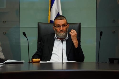 החזר מס לנתניהו אושר בוועדה: כחול לבן נעדרו