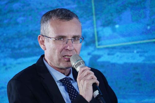 יריב לוין תוקף: "שיא חדש של שפל"