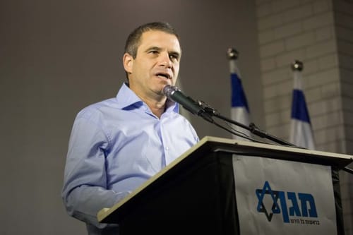 גל הירש חושף את שני הקרבות על חייו: שמו הטוב ובריאותו