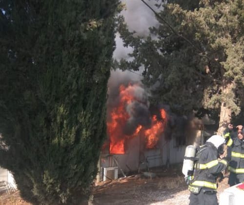 שריפה בשומרון: 3 דירות באבני חפץ עולות באש