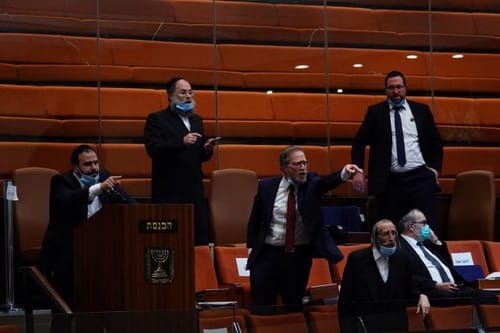 זעם חרדי: נעדרים מהצבעות, מחרימים את גנץ
