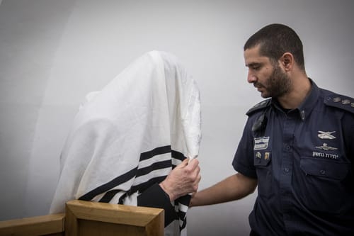 העליון נגד ה'רב' מבני ברק: פגע בערכים דתיים